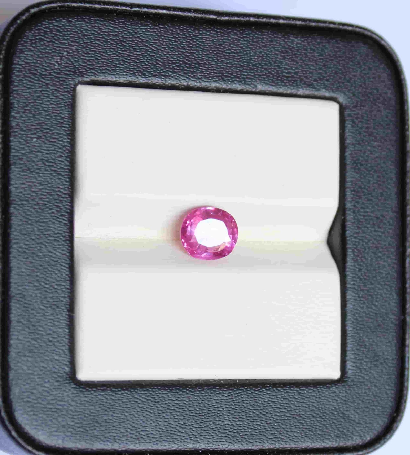 Natural Ruby Gemstone - IGI Certified - 1.93 Cts